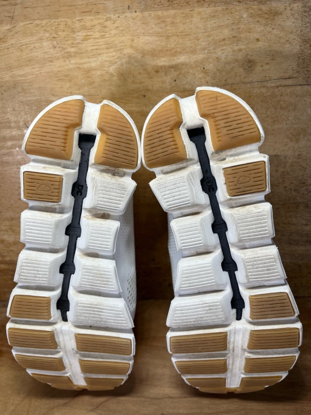On Cloud 5 Coast LIGHTWEIGHT Womens Size 7 Running Shoes Sneakers Undyed White - Picture 8 of 12